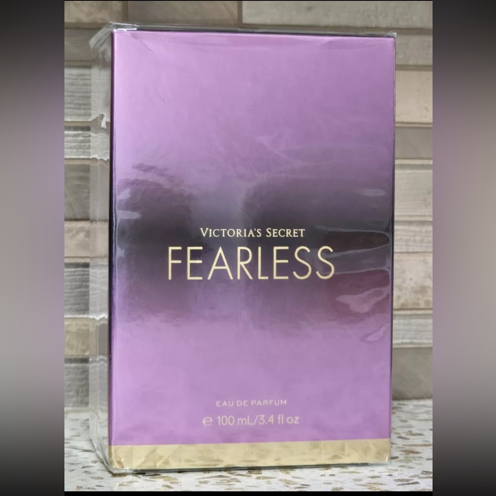 VICTORIA'S SECRET FEARLESS